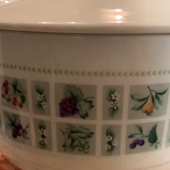 "TAPESTRY" BY ROYAL DOULTON MINT 2 QT. ROUND COVERED CASSEROLE. RARE VTG. - Picture 12 of 13